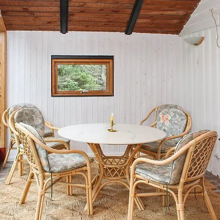 Feriehus Three-bedroom Holiday In *